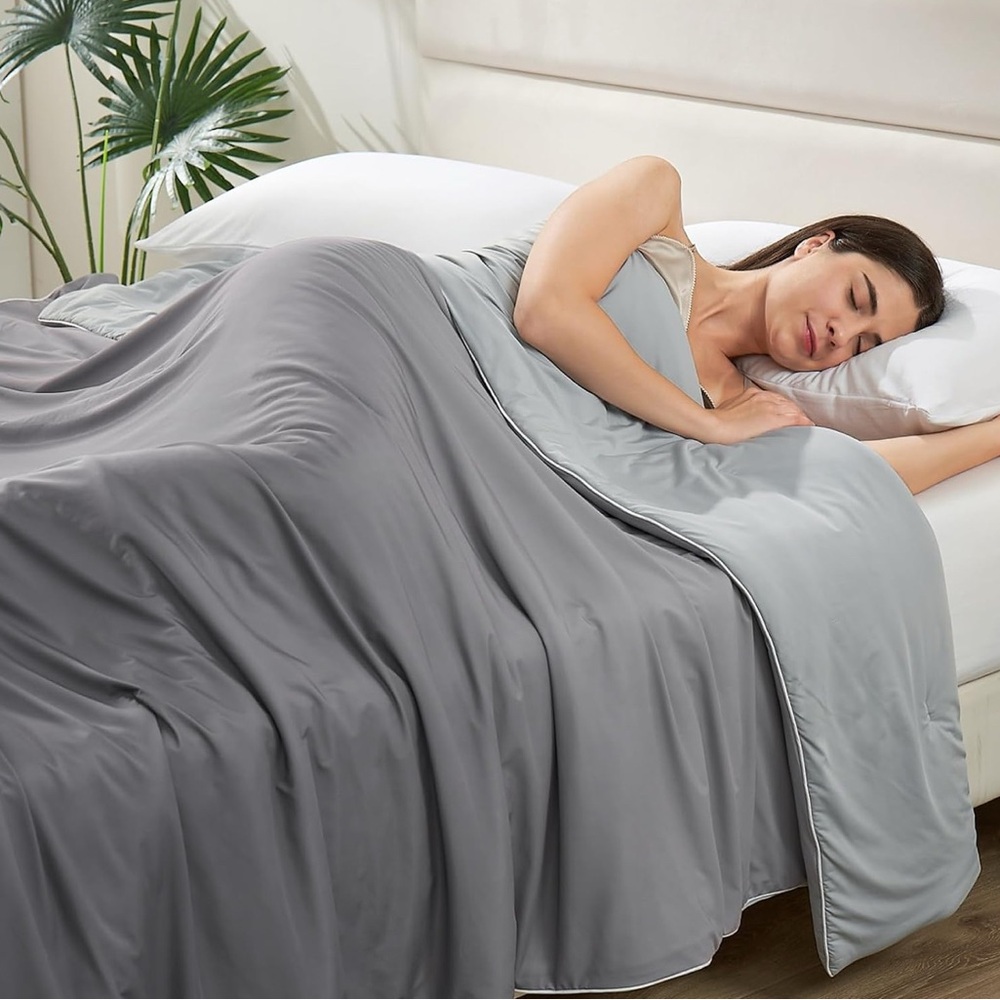 Brand New Ultra-Soft Queen Size Cooling Comforter/Grey